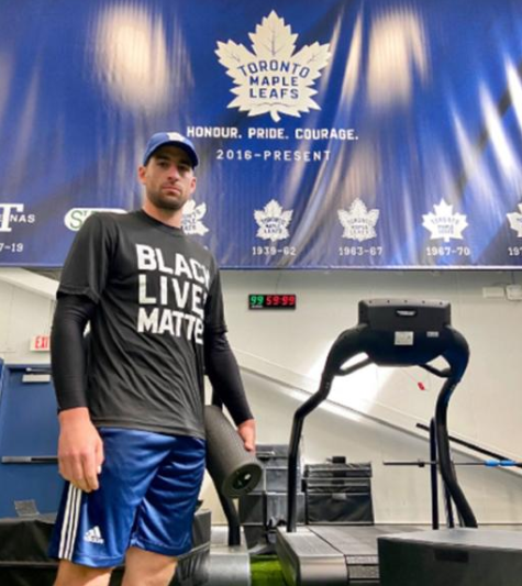 TORONTO MAPLE LEAFS -joukkueen pelaajat alkavat palata joukkueeseen